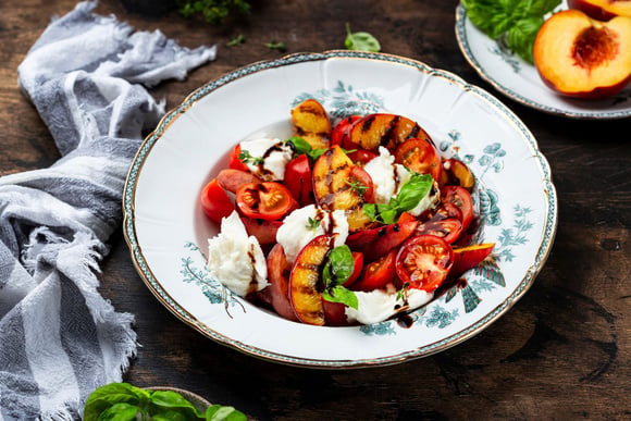 Cet ingrédient que vous mettez dans vos salades est particulièrement mauvais pour votre santé !