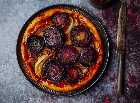 Tatin d'oignons. Adobestock