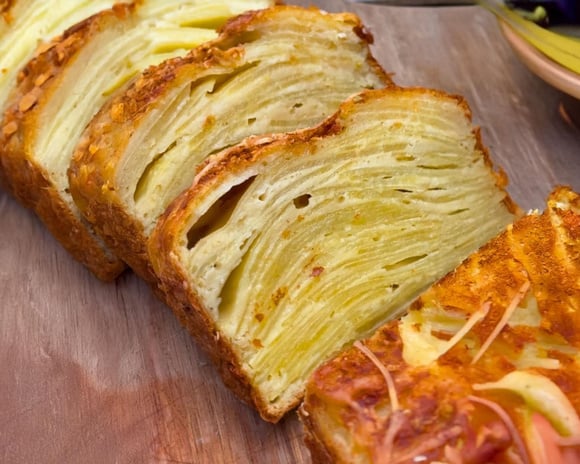 Plus léger que le gratin dauphinois, cet invisible aux pommes de terre et comté est à tester absolument