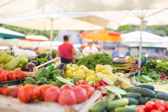 Alerte sur les marchés : jusqu'à 8 euros le kilo, ce légume incontournable voit ses prix battre des records