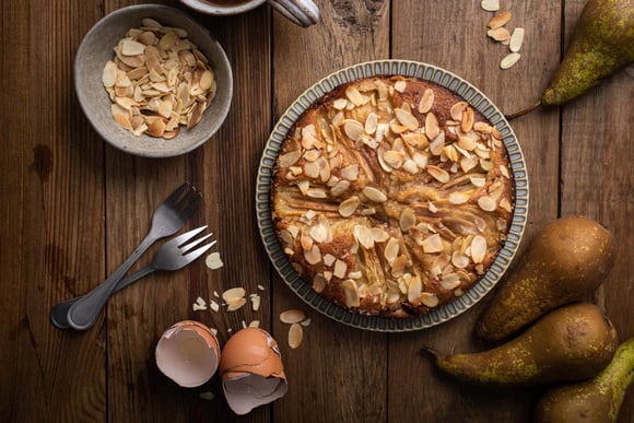 Laurent Mariotte dévoile sa recette de gâteau à la farine de châtaigne et poire, parfaite pour septembre