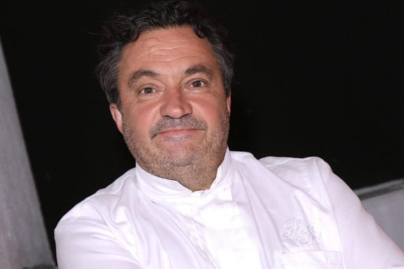 “Ma plus grosse boulette en cuisine” : Yves Camdeborde devait préparer un plat pour une célébrité, une erreur a tout fait déraper