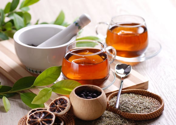 Les infusions de badiane ou de fenouil aident à digérer. Adobestock