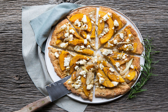Cette diététicienne partage sa recette de pizza rapide et saine à faire avec les derniers butternuts de la saison