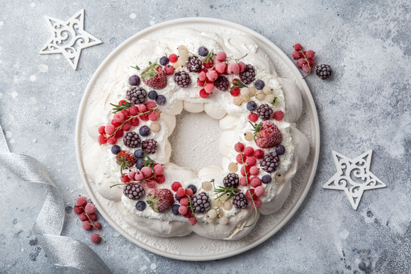Comment faire une pavlova de Noël pour changer de la traditionnelle bûche ?