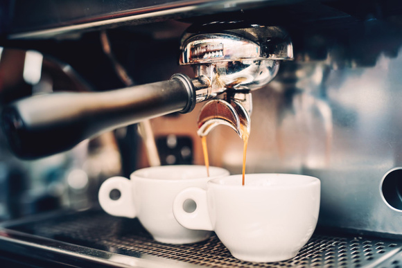 Cette idée reçue sur le café est complètement fausse