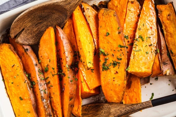 Arrêtez de faire bouillir vos patates douces : voici la meilleure méthode pour préserver leurs nutriments