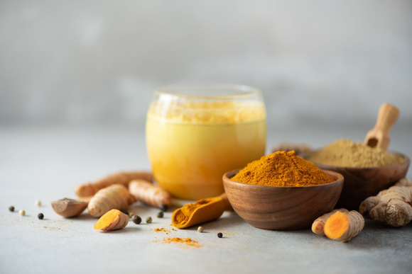 “Un shot d'énergie pour se réchauffer” : la cheffe Amandine Chaigot réveille votre hiver avec sa recette de golden latte meringué !