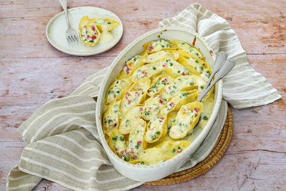Conchiglioni farcis à la ricotta, petits pois et jambon : une idée de recette italienne qui change à tester ce week-end !