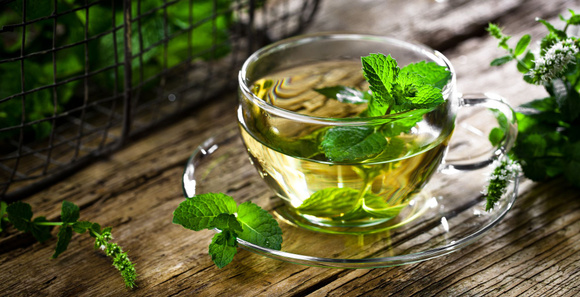 Que se passe-t-il dans notre corps quand on boit du thé à la menthe ?