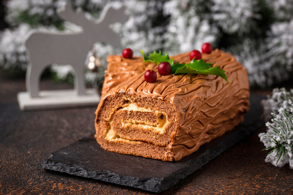 “Une version toute simple” : pour votre dessert de Noël, voici la recette de bûche sans cuisson de Laurent Mariotte avec une belle astuce !
