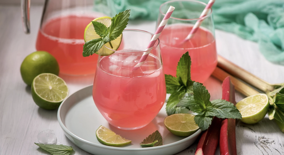 Citronnade : voici nos 3 meilleures recettes pour la faire maison à l’approche de l’été !