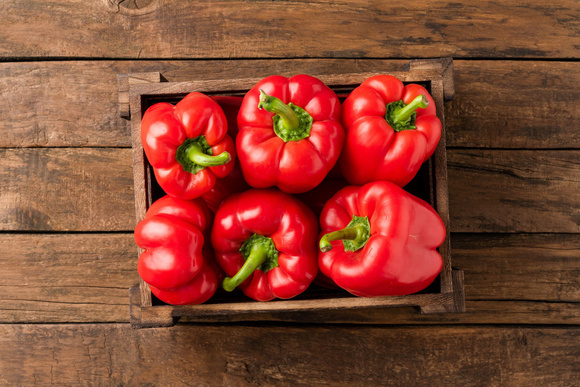 Les poivrons rouges - Adobestock