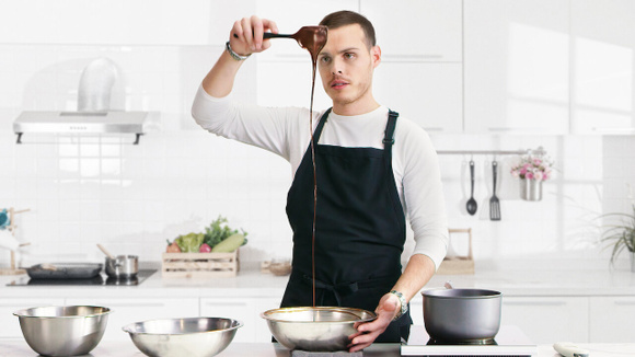 Netflix : A l'école du chocolat, le nouveau programme culinaire avec Amaury Guichon