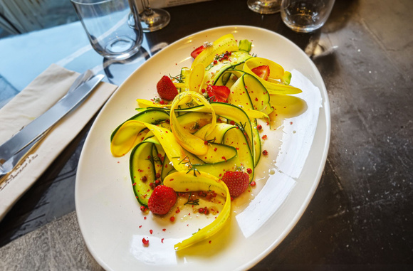 Le carpaccio de courgettes de Denny Imbroisi - © Silvia Santucci
