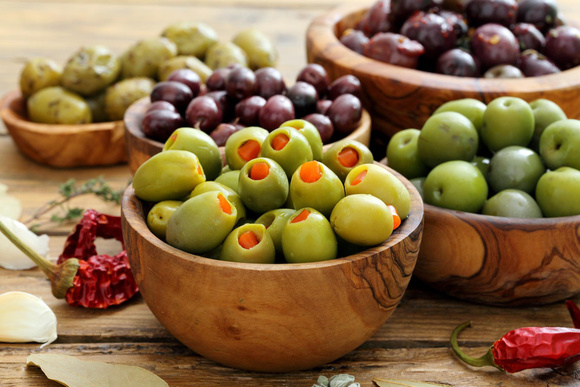 Vous aimez les olives ? Pour prolonger l'été, voici 3 recettes parfaites pour l'apéritif !