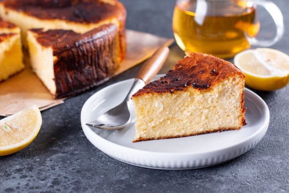 Un cheesecake ultra crémeux : François-Régis Gaudry dévoile une recette irrésistible en provenance du Pays basque !