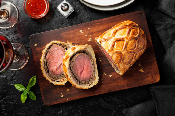 Un plat parfait pour Noël : testez cette recette de boeuf Wellington, pour un résultat aussi bon que beau !