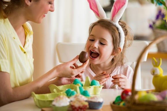 Comment faire des œufs de Pâques au micro-ondes