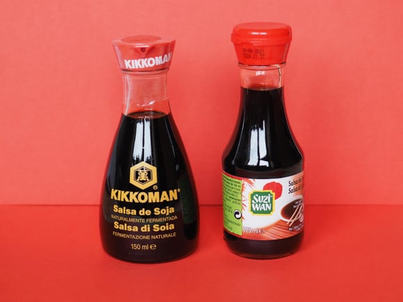 À quel âge avez-vous découvert à quoi servent les deux trous sur la bouteille de sauce soja ?