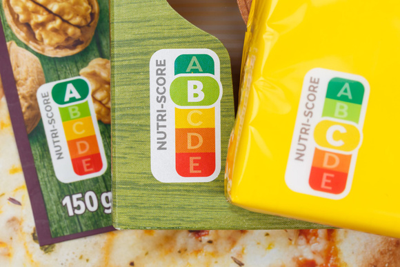 Le Nutri-score incite-t-il vraiment les industriels à améliorer la qualité des produits alimentaires ? Une récente étude fait le point