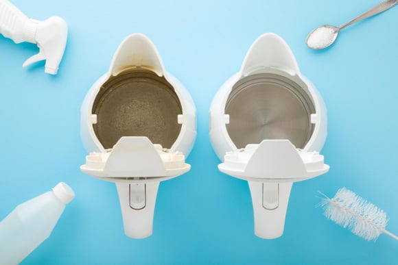 Oubliez le vinaigre blanc : ce produit naturel détartre tout aussi bien sans l'odeur