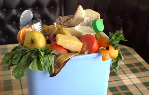 Marre du gâchis ? Voici quoi faire de vos fruits et légumes périmés !