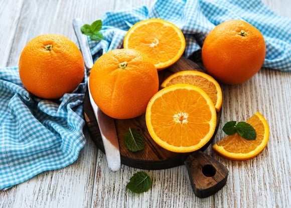 Ne jetez plus vos écorces d'oranges ! La science dévoile leur super-pouvoir !