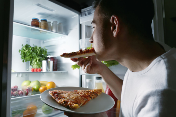 Manger à cette heure précise pourrait affecter votre santé mentale