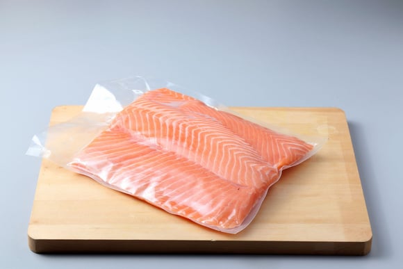 Comment congeler du saumon fumé ? Adobestock