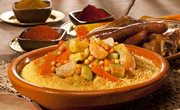 Le couscous est le plat familial par excellence. Adobestock