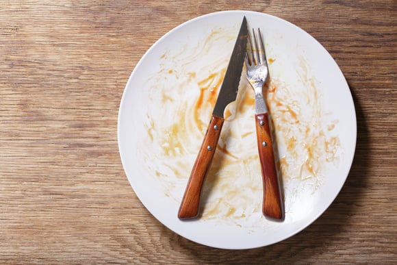 On ne rince pas cette assiette / Stock-Adobe