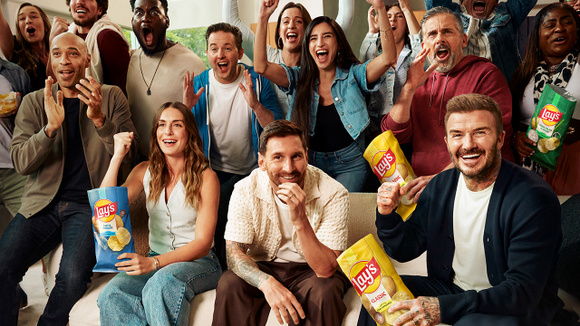 Coupe du Monde 2026 : comment les marques de snacking veulent gagner nos soirées foot