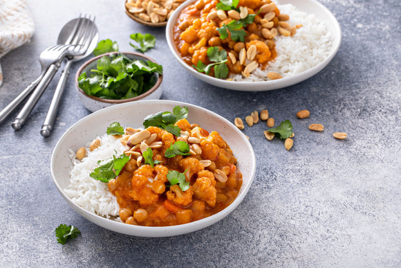 "Pour reprendre une bonne alimentation après les fêtes" : une diététicienne partage sa délicieuse recette de curry de choux-fleur !