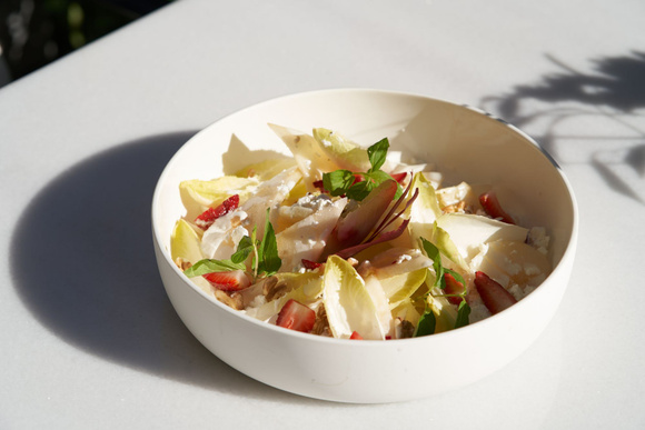 Salade d'endives Adobe Stock