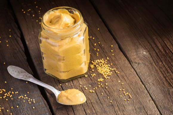 Au réfrigérateur ou à température ambiante : comment faut-il conserver la moutarde ?