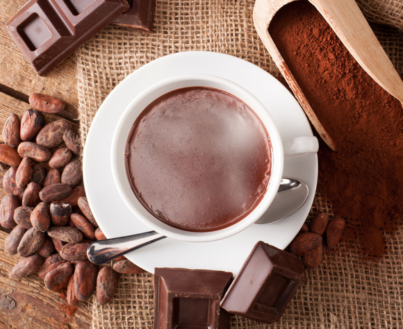 La chaleur est indispensable pour mélanger le cacao et le lait. Adobestock