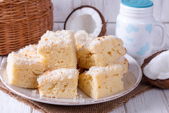 Ce gâteau à la noix de coco ultra-moelleux est parfait pour le petit déjeuner du week-end