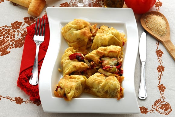 Coca, tourte aux poivrons. Adobestock