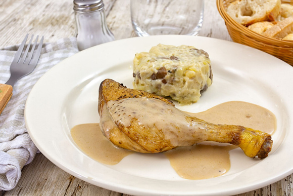 Sauce aux cèpes. Adobestock