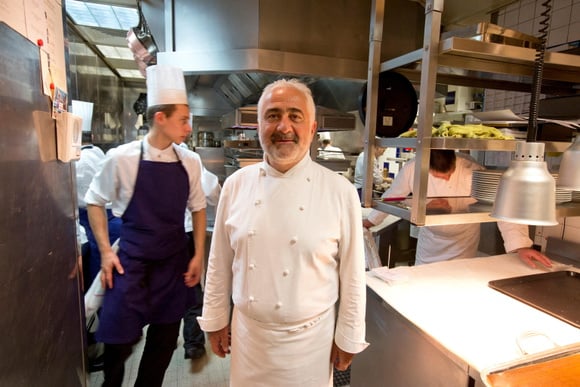 Guy Savoy : cette tradition qu’il a mise en place avec ses équipes nous donne très faim !