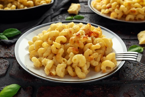 Généreux et réconfortant : le mac’n cheese anti-gaspi de Cyril Lignac