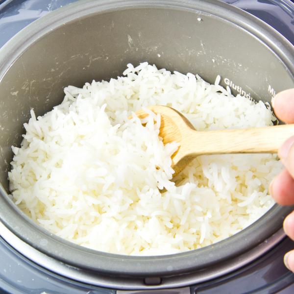 Cuire du riz dans un autocuiseur 