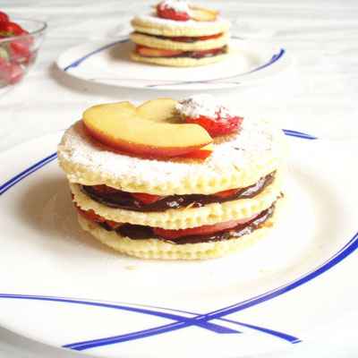 Mille Feuilles Au Chocolat Et Aux Fruits