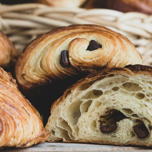 Près de Perpignan : Cette boulangerie fait gagner le plus gros pain au  chocolat de votre vie