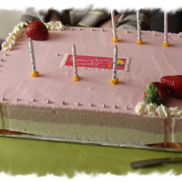 Recette Gateau Aux Mousses Chocolat Blanc Et Fraises En Video