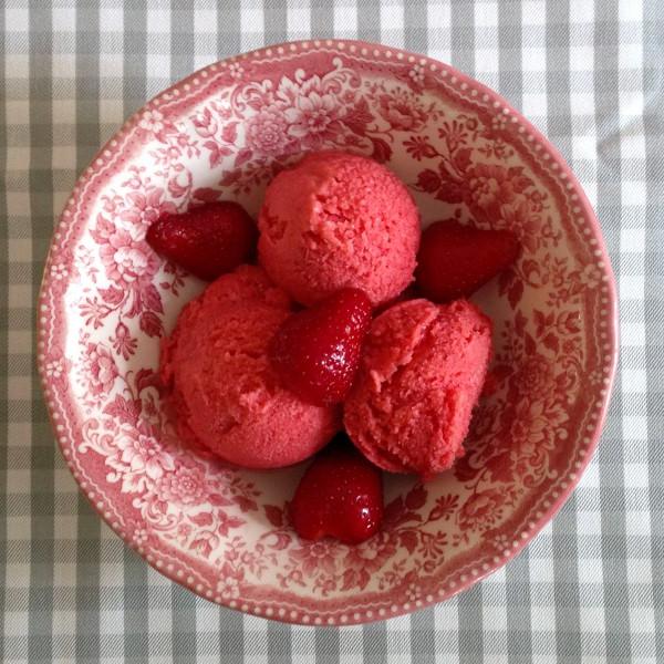 Glace à la fraise (mixeur) Glace à la fraise (mixeur)
