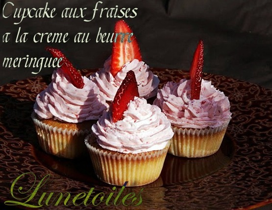 Cupcakes Aux Fraises à La Crème Au Beurre Meringuée