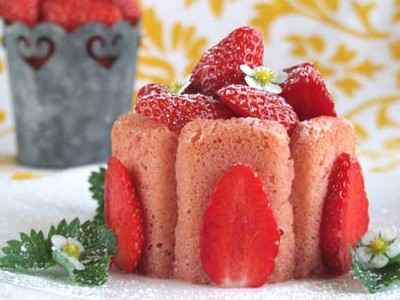 Charlotte Aux Fraises Et Biscuits Roses De Reims