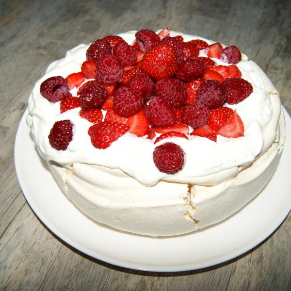 Recette Pavlova Aux Fruits Rouges D Ete En Video